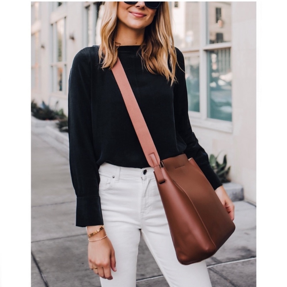 Everlane crossbody form bag in brown leather
